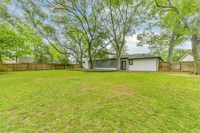 18610 Martinique Drive, Houston, TX 77058 - Photo 36