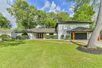 18610 Martinique Drive, Houston, TX 77058 - Photo 2