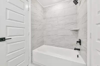 18610 Martinique Drive, Houston, TX 77058 - Photo 32