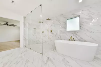 18610 Martinique Drive, Houston, TX 77058 - Photo 20