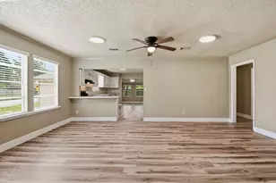 1109 E Walker St, League City, TX 77573 - Photo 12