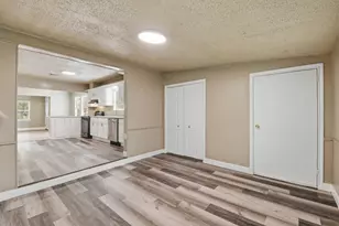 1109 E Walker St, League City, TX 77573 - Photo 20