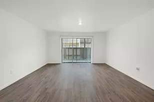 8425 Hearth Dr, Houston, TX 77054 - Photo 8