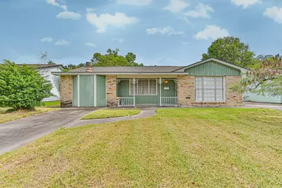 128 Forest Oaks Lane, Lake Jackson, TX 77566 - Photo 1