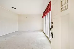 128 Forest Oaks Ln, Lake Jackson, TX 77566 - Photo 4