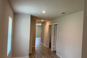 120 E Ash St, Angleton, TX 77515 - Photo 10