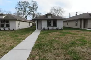 120 E Ash St, Angleton, TX 77515 - Photo 1