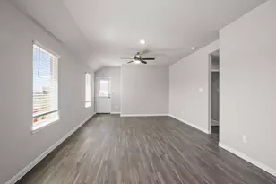 13769 Sunshine Peak Dr, Willis, TX 77318 - Photo 4