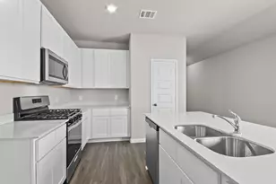 13769 Sunshine Peak Dr, Willis, TX 77318 - Photo 6