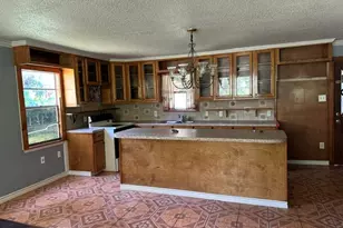 809 E Clark Ave, Crockett, TX 75835 - Photo 16