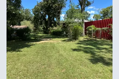 809 E Clark Avenue, Crockett, TX 75835 - Photo 32