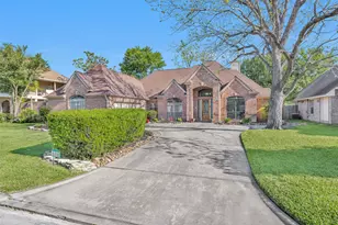 590 Edgewood Dr, Montgomery, TX 77356 - Photo 2