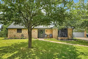 4105 Coventry Ct, Bryan, TX 77802 - Photo 2