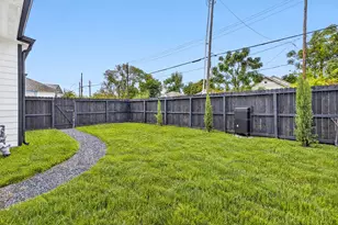 2420 Sumpter St, Houston, TX 77026 - Photo 42