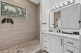 2420 Sumpter St, Houston, TX 77026 - Photo 14