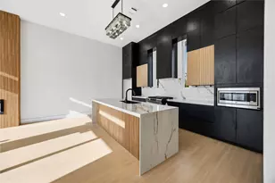 9217 Noel St, Houston, TX 77033 - Photo 4