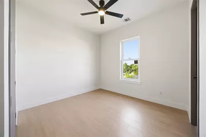 9217 Noel Street #A/B, Houston, TX 77033 - Photo 8