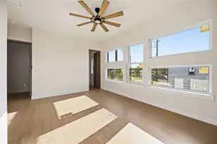 9217 Noel St, Houston, TX 77033 - Photo 14