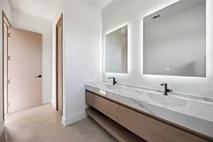 9217 Noel St, Houston, TX 77033 - Photo 20