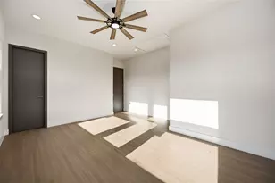 9217 Noel St, Houston, TX 77033 - Photo 12