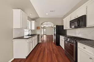 2427 Colonial Springs Ln, Spring, TX 77386 - Photo 10