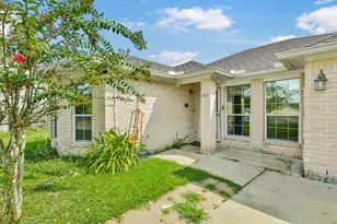 5301 Rio San Juan St, Rosharon, TX 77583 - Photo 4