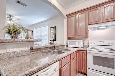 9400 Bellaire Boulevard #202, Houston, TX 77036 - Photo 14