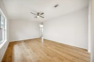 3415 Green Aspen Ln, Houston, TX 77047 - Photo 6