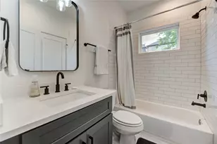 2534 Terry St, Houston, TX 77009 - Photo 10