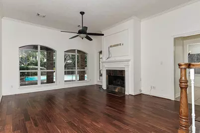 27 Bluff Creek Place, The Woodlands, TX 77382 - Photo 6