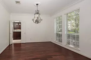 27 Bluff Creek Pl, The Woodlands, TX 77382 - Photo 4