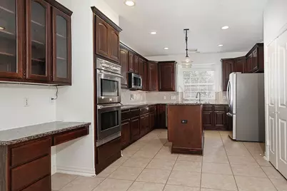 27 Bluff Creek Place, The Woodlands, TX 77382 - Photo 10