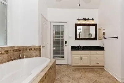 27 Bluff Creek Place, The Woodlands, TX 77382 - Photo 16