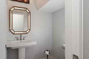 27 Bluff Creek Pl, The Woodlands, TX 77382 - Photo 8