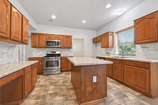 15423 Park Glen Dr, Sugar Land, TX 77498 - Photo 14