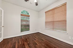 15423 Park Glen Dr, Sugar Land, TX 77498 - Photo 8