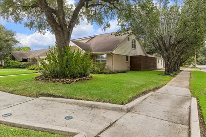 5402 Valkeith Drive, Houston, TX 77096 - Photo 38