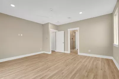 28 Cmdr Runco Lane, Taylor Lake Village, TX 77586 - Photo 10