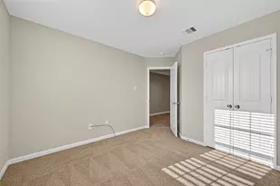 8219 Oakleaf Meadow Ct, Rosharon, TX 77583 - Photo 18