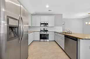 8219 Oakleaf Meadow Ct, Rosharon, TX 77583 - Photo 12