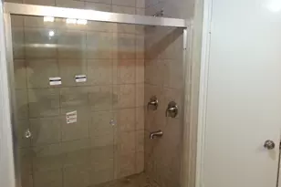 4918 Christopher Pl, Houston, TX 77066 - Photo 10