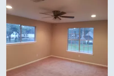 4918 Christopher Place, Houston, TX 77066 - Photo 8