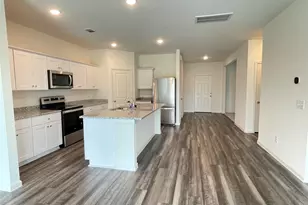 1025 Sunlit Cir, Brookshire, TX 77423 - Photo 2