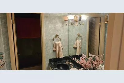 11807 Chase Lake Drive, Houston, TX 77077 - Photo 22