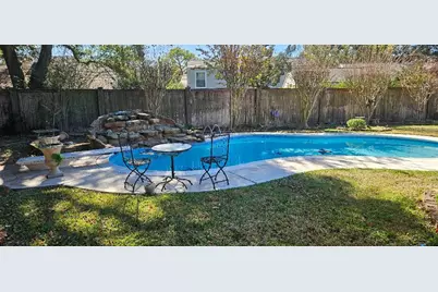 11807 Chase Lake Drive, Houston, TX 77077 - Photo 32