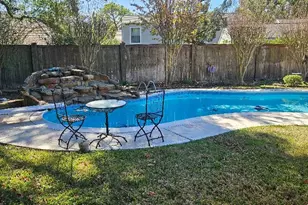 11807 Chase Lake Dr, Houston, TX 77077 - Photo 32