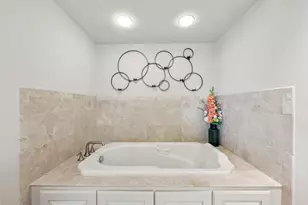 49 Briar Hollow Ln, Houston, TX 77027 - Photo 32