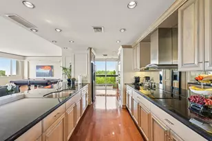 49 Briar Hollow Ln, Houston, TX 77027 - Photo 12