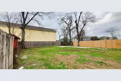 4605 Fulton Street, Houston, TX 77009 - Photo 10