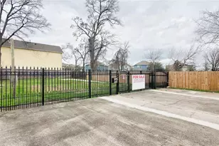 4605 Fulton St, Houston, TX 77009 - Photo 2